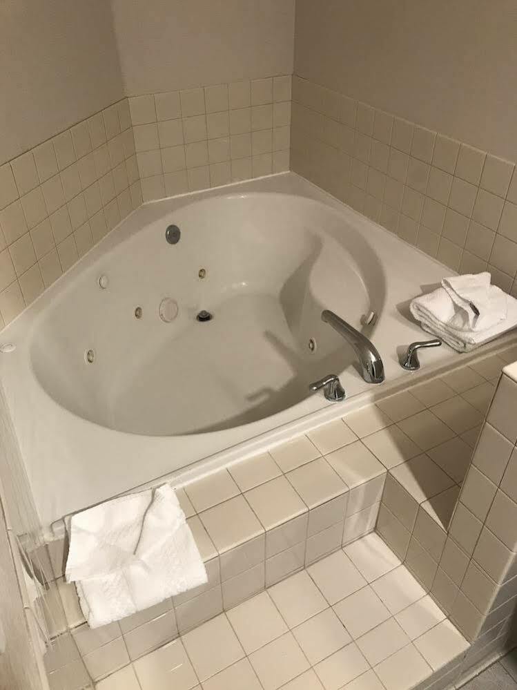 Fairfield & Downtown Hotel 3*